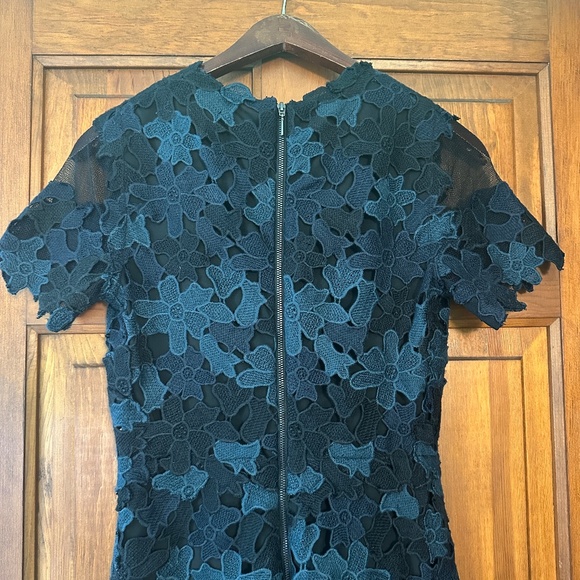 Elie Tahari Ophelia Lace Sheath Dress in Black/Blue size 4 - Picture 8 of 13